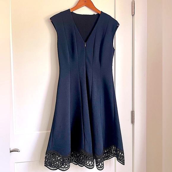 Elie Tahari Fit and Flare navy dress 4 - Picture 1 of 3